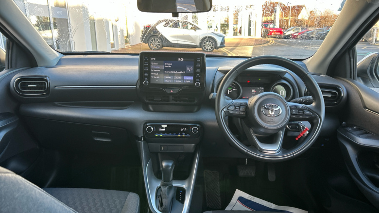 Toyota Yaris 1.5 Hybrid Design 5dr CVT Hybrid Hatchback